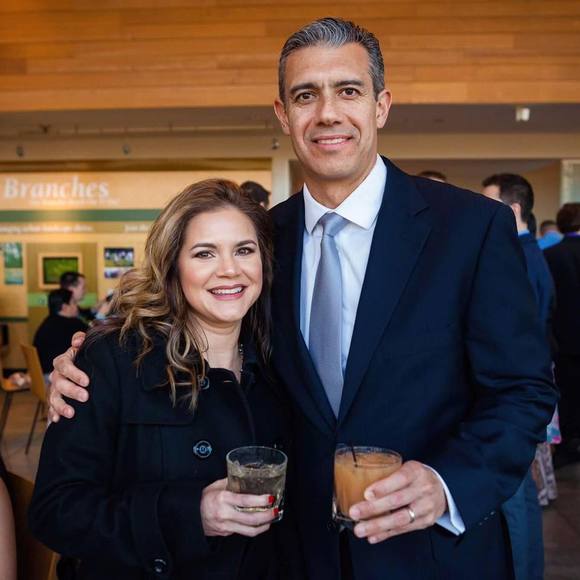 Meet your Posher, Claudia - Picture 1 of 1